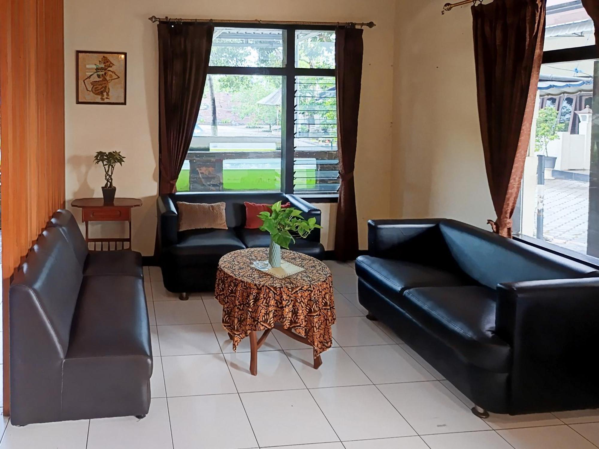 Gita Puri Redpartner Blitar Hotel Eksteriør billede