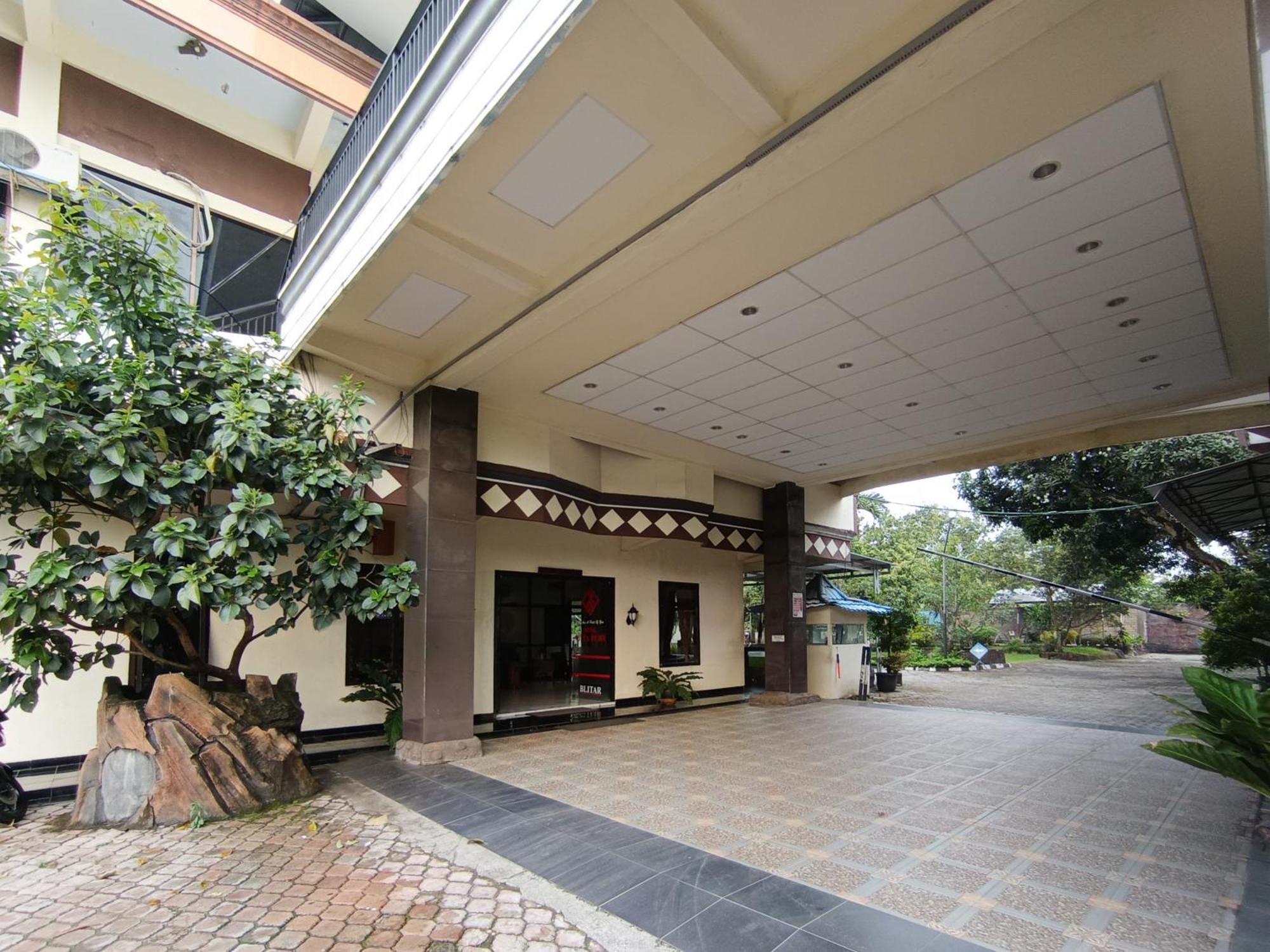 Gita Puri Redpartner Blitar Hotel Eksteriør billede