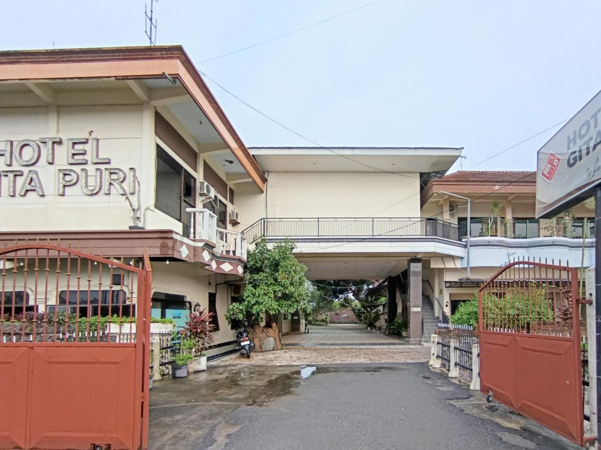 Gita Puri Redpartner Blitar Hotel Eksteriør billede